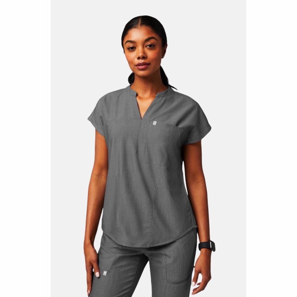 Heather Grey Evolve Oversized Scrub Top Women's Small Oversized Multiple Pockets